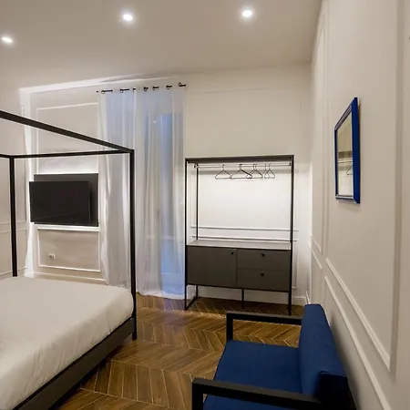 Palazzo Dei Conti Nápoles