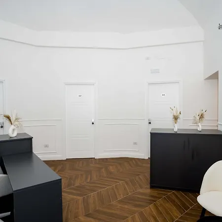 Palazzo Dei Conti Nápoles