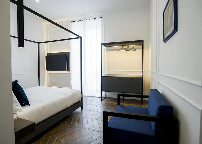 Palazzo Dei Conti 4* Neapel